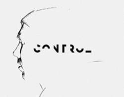 Летающие соски. Сидни Суини раскритиковали за то, что она прыгнула с парашютом в костюме с глубоким декольте